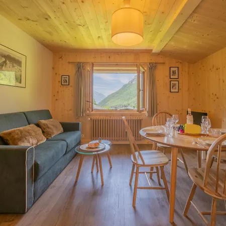 Tapia Mont Blanc View Wparking Near Charamillon Lift 2br Sleeps 4 - Happy Apartman *