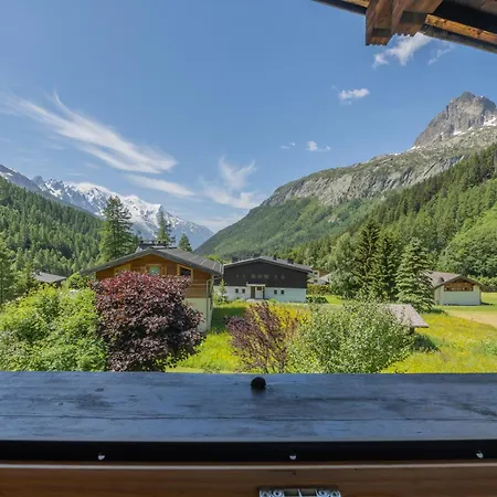 Tapia Mont Blanc View Wparking Near Charamillon Lift 2br Sleeps 4 - Happy Apartman