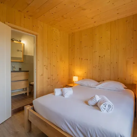 Tapia Mont Blanc View Wparking Near Charamillon Lift 2br Sleeps 4 - Happy Apartman