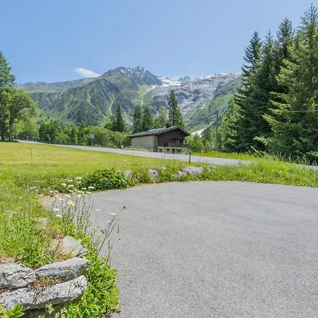 Tapia Mont Blanc View Wparking Near Charamillon Lift 2br Sleeps 4 - Happy Apartman Chamonix